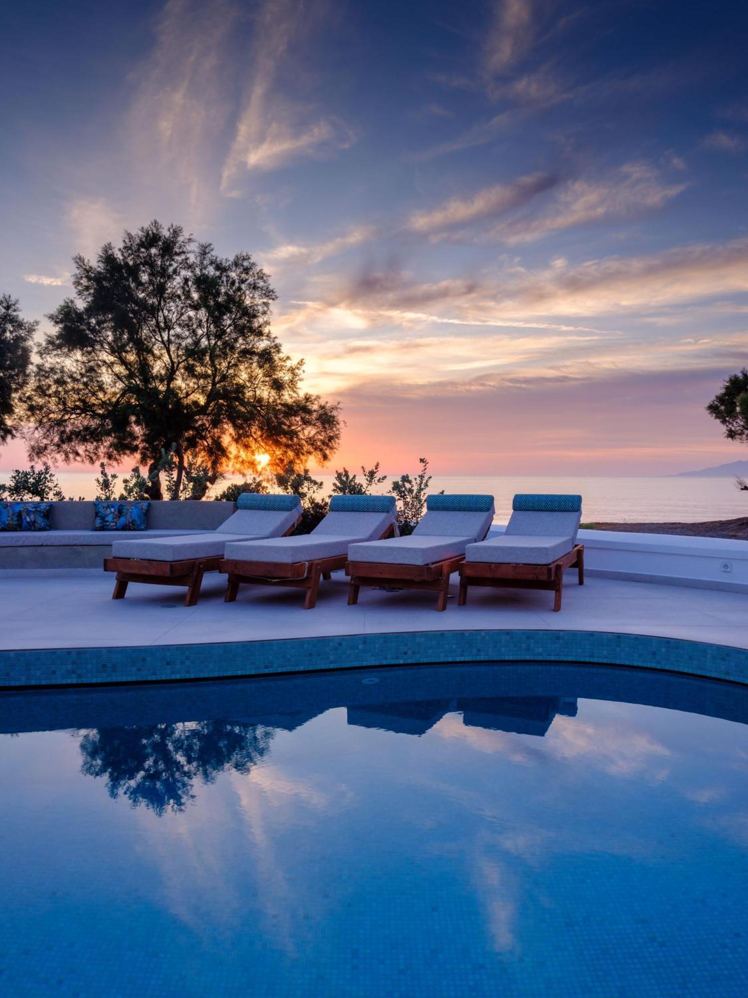 Nerea Seaside Monolithos (Santorini)